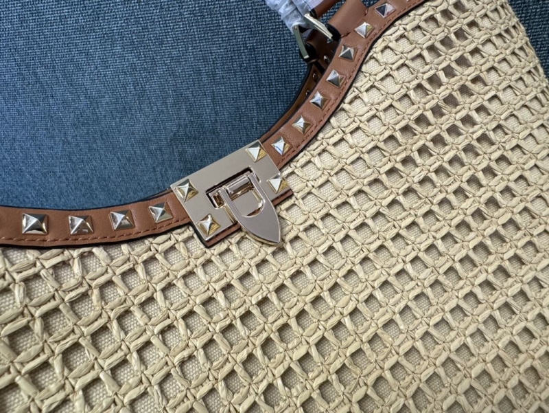 Va1e*ntin0 shopping bag